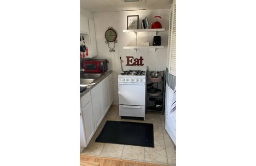 Bowling Green House | Comfortable Campus Guesthouse near South Summit