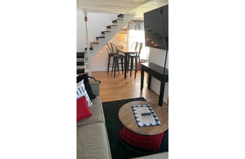 Bowling Green House | Comfortable Campus Guesthouse near South Summit