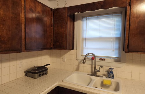 Norman House | Convenient Campus Visit Home - Steps from OU Stadium