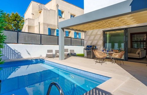 Urbanizacion Mont Ferrutx House | Unforgettable Stay at Can Aruna with Stunning Ocean Views