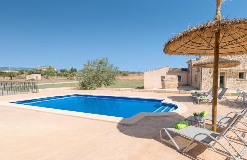 Sencelles Villa | Discover Can Brivo: Family-Friendly Hotel with Pool