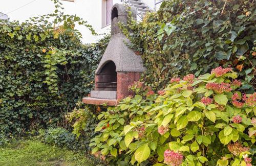 Besalu House | Family-Friendly Retreat at Can Camps Besalú with Private Garden