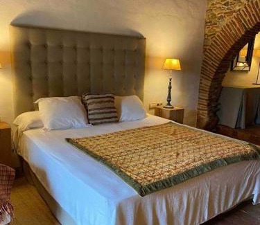Perelada Hotel | Pet Friendly Stay at Can Carbó de Peralada - 8.6/10 Rated