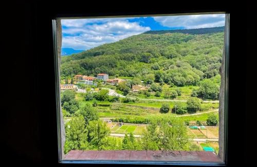Castellfollit de la Roca Apartment | Can Castell: Family-Friendly Retreat with Top-Rated Service
