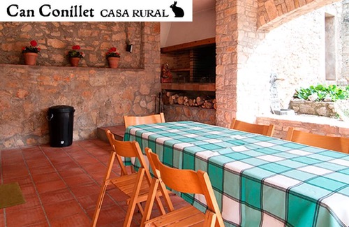 La Llacuna Cottage | Discover Can Conillet House: Pet-Friendly Retreat with Pool
