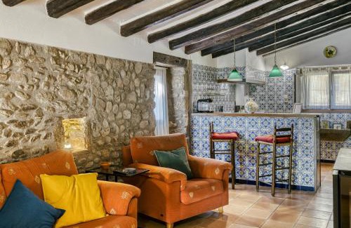 Cantallops House | Discover Can Cortada: 4-Star Pet-Friendly Retreat