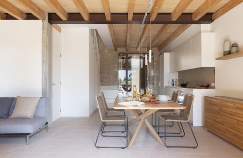 Consell House | Experience CAN CUNSO 18: Historic Elegance Meets Modern Comfort