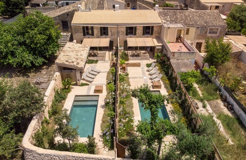 Consell House | Experience Comfort at CAN CUNSO 20: Pool, Spa & More