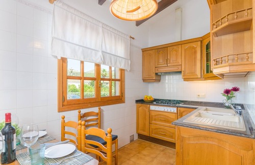 S'Arraco House | CAN DAMIA - Family-Friendly Townhouse with Free WiFi