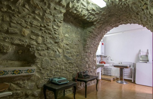 Macanet de Cabrenys House | Discover Maçanet de Cabrenys: Spa Retreat with Top Rating