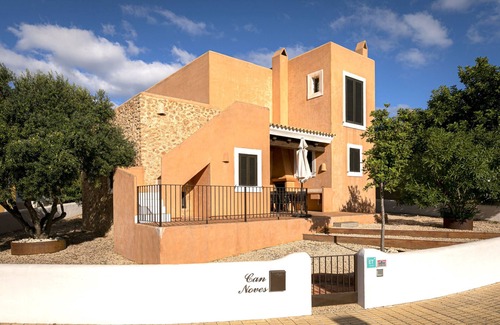 Sant Francesc Xavier Villa | CAN NOVES - Newly Built Villa with Family & Pet-Friendly Amenities