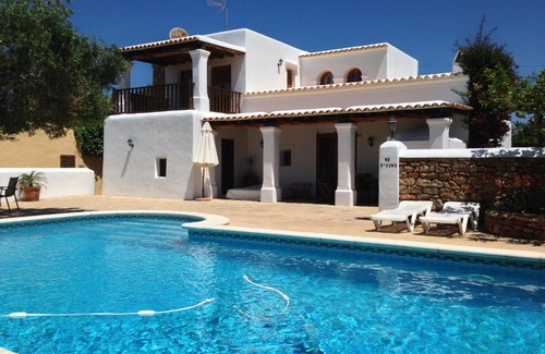Sant Carles de Peralta House | Delightful Can Gat: 4-Star Stay with Pool and Hot Tub