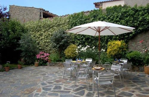 Pardines House | Discover Can Janpere I: Pet-Friendly Haven with 9.1 Rating