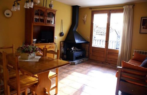 Pardines House | Discover Can Janpere I: Pet-Friendly Haven with 9.1 Rating
