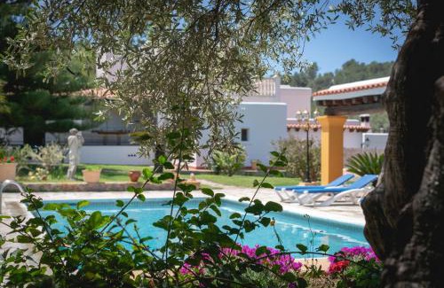 Santa Eulalia del Rio House | Discover Can Joan Vich I: Poolside Family Retreat