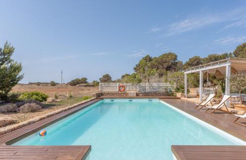 Pilar de la Mola House | Discover Can Juan Pedro: Family-Friendly Getaway with Pool