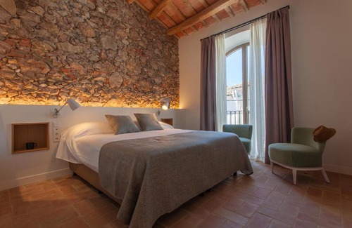 Palafrugell Hotel | Discover Can Liret: 4-Star Retreat with Pool and Dining