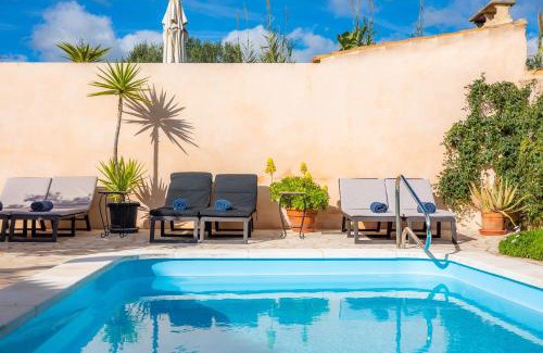 Santanyi Villa | Experience Can M Tatau: Family-Friendly Retreat with Pool