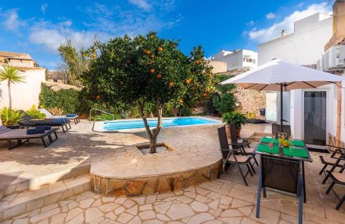Santanyi Villa | Experience Can M Tatau: Family-Friendly Retreat with Pool