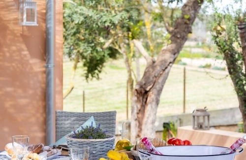 Vilafranca de Bonany Villa | Can Marc - Inviting Home with Pool and Garden in Vilafranca