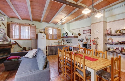 La Pobla de Lillet Ski Chalet | Discover Can MartiPol: Family-Friendly Getaway with Dining