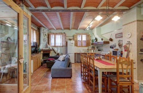 La Pobla de Lillet Ski Chalet | Discover Can MartiPol: Family-Friendly Getaway with Dining
