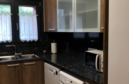 Mollo Apartment | Pet-Friendly Retreat at Can Moi L'erbera Molló - Rated 10/10