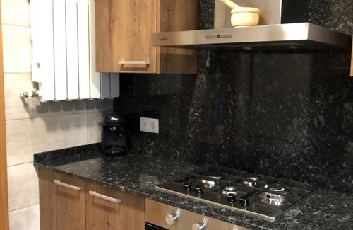Mollo Apartment | Pet-Friendly Retreat at Can Moi L'erbera Molló - Rated 10/10