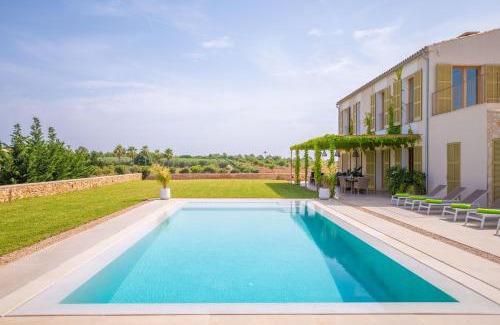 Manacor Villa | Experience Can Mosca: 4-Star Oceanfront Paradise