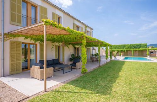 Manacor Villa | Experience Can Mosca: 4-Star Oceanfront Paradise
