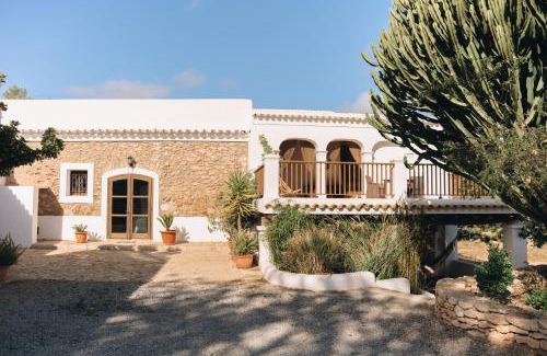Sant Joan de Labritja House | Discover Villa Can Murenu: Family-Friendly Resort with Pool