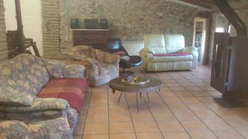 Porrera House | Can Peiri: Pet-Friendly Retreat with Oceanfront Views