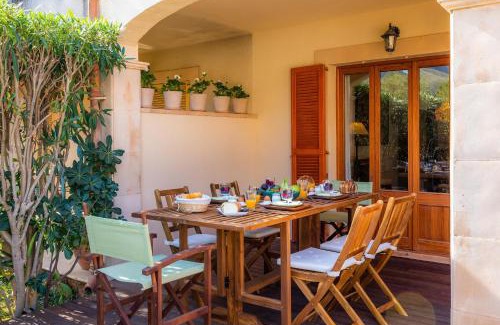 Betlem de Marina House | Discover Can Petit Estel: 4-Star Poolside Retreat