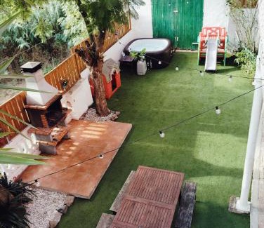 Sant Cebria de Vallalta House | Discover Can Plana de Baix: Pet-Friendly with Pool & Kitchen