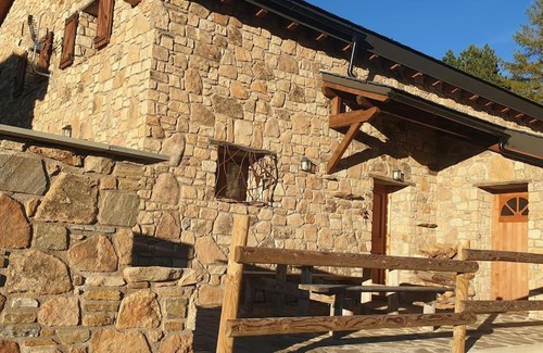 Superbolquere Ski Chalet | Discover Can PUGAT: Family and Pet-Friendly Retreat