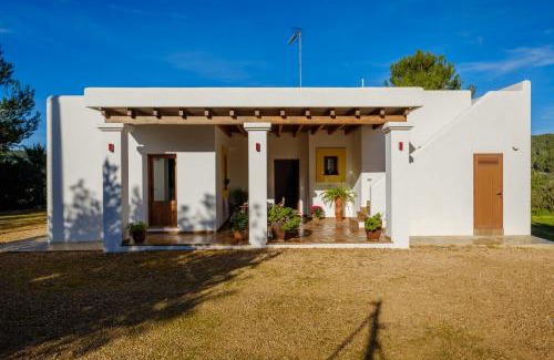 Sant Josep de sa Talaia Villa | Discover Can Ramon 1: Family-Friendly Stay with Pool