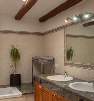 Boadella i les Escaules House | Discover Can Riqué: Family & Pet-Friendly Getaway