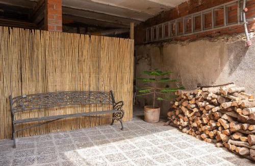 Boadella i les Escaules House | Discover Can Riqué: Family & Pet-Friendly Getaway