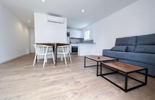 Torroella de Montgri Apartment | Beachfront Can Romy Apartment T2 - Steps from Cala Montgo