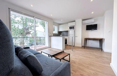 Torroella de Montgri Apartment | Oceanfront Can Romy Appartement T3 B Near Cala Montgo Beach
