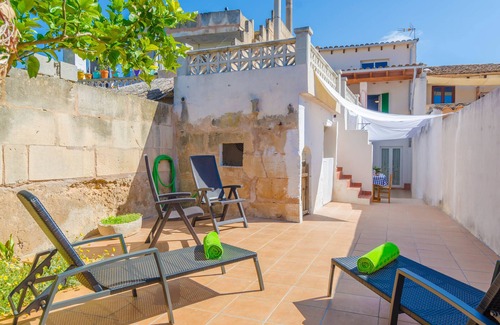 Porreres House | Relaxing Can Salas Apartment with Terrace & Free WiFi