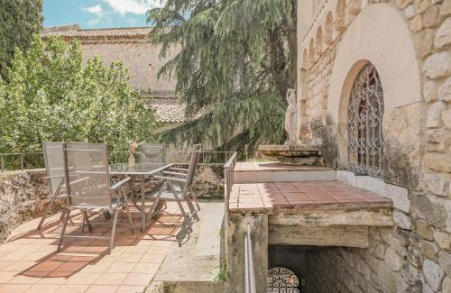 Besalu Ski Chalet | Discover Can Severí: A Historic Stay in Besalú