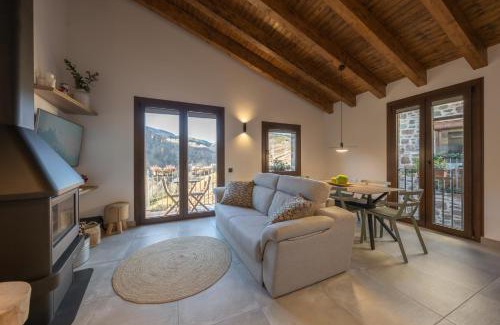 Vilallonga de Ter Ski Chalet | Discover Can Sunyer: Pet-Friendly Retreat with 9.7 Rating