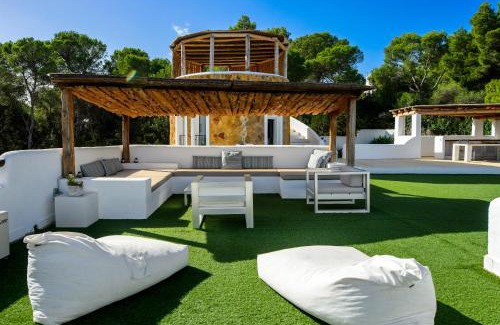 San Antonio Bay House | Discover Comfort at Can Taika - Family-Friendly Retreat