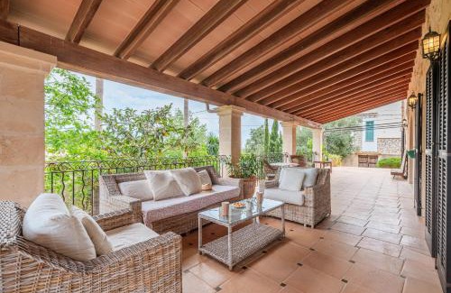 Campanet Villa | Relax at Can Tia: Family-Friendly with Pool & Kitchen
