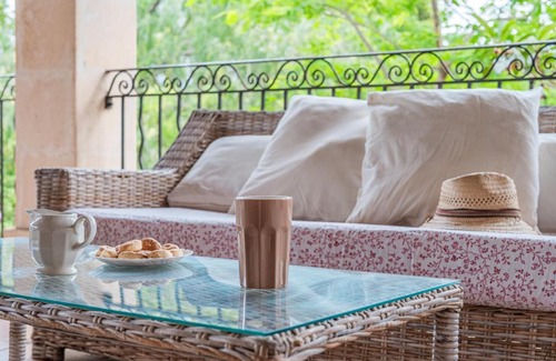 Campanet Villa | Relax at Can Tia: Family-Friendly with Pool & Kitchen