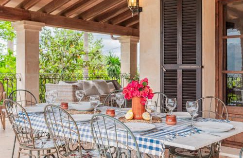 Campanet Villa | Relax at Can Tia: Family-Friendly with Pool & Kitchen
