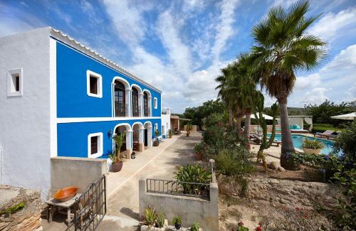 Sant Joan de Labritja Villa | Discover Can Toni D'en Cova - Family-Friendly Retreat