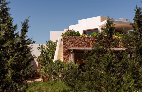 Formentera Apartment | Discover Can Tres Formentera: Oceanfront Bliss Awaits