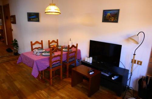 Vilallonga de Ter Apartment | Relax at Can Vilà - Vall de Camprodon, Pet-Friendly Retreat